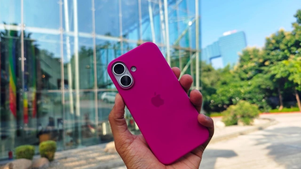 iphone may cost three times more up to rs 3 lakh if made in us1