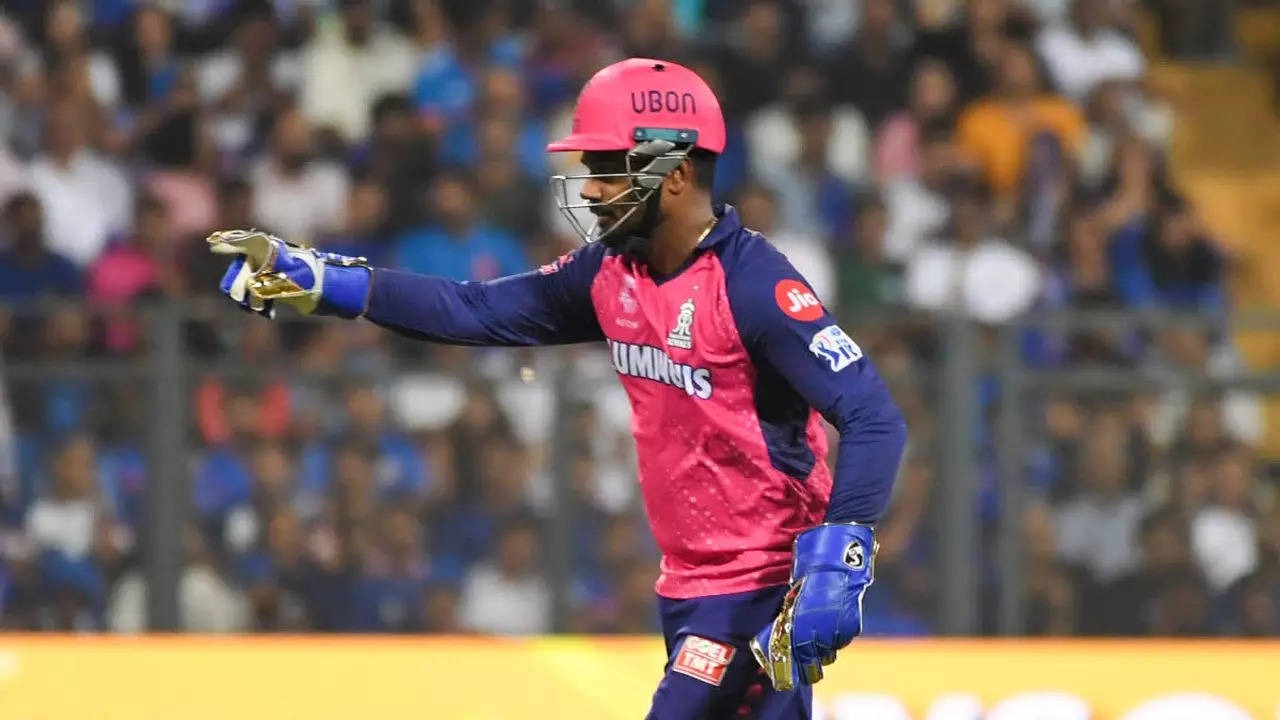 ipl 2025 pbks vs rr riyan parag last ball drama viral video sanju samson