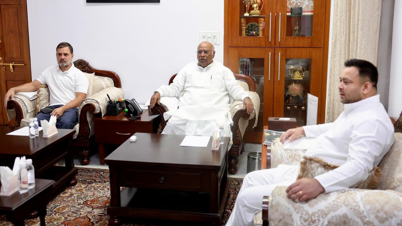 mahagathbandhan meeting in patna congress office today seat sharing can be discussed