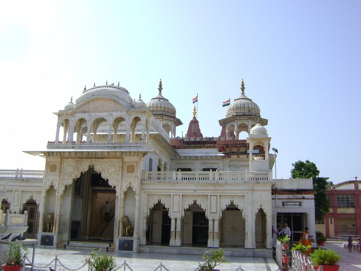 mahavir jayanti mahavir swami biggest temple in india is shri mahavir ji jain temple karauli how can people of delhi go there1