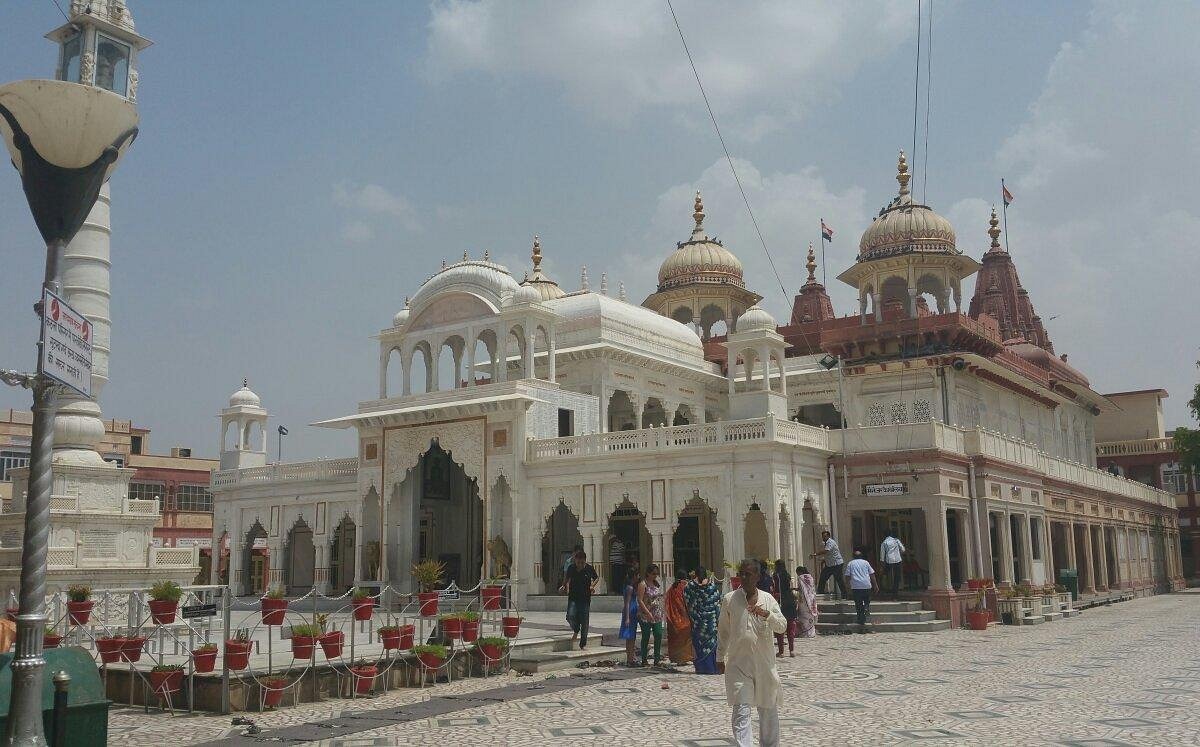 mahavir jayanti mahavir swami biggest temple in india is shri mahavir ji jain temple karauli how can people of delhi go there2