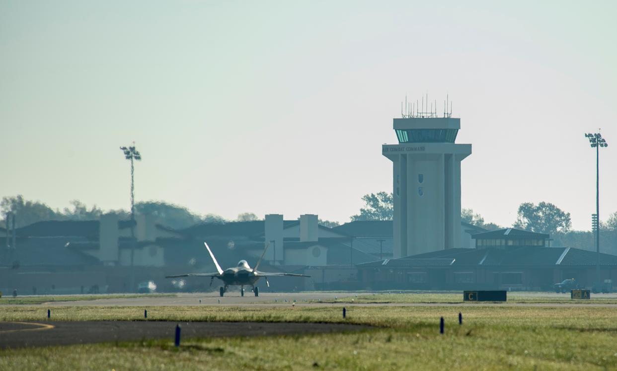 major accident army base camp virginia pilot dies plane crash air show1