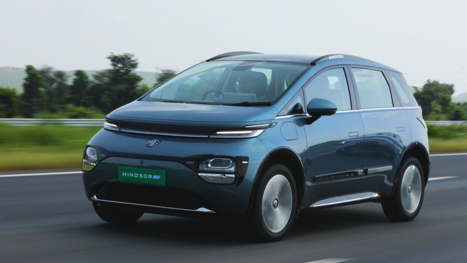 mg windsor ev 460km range long range in may 2025