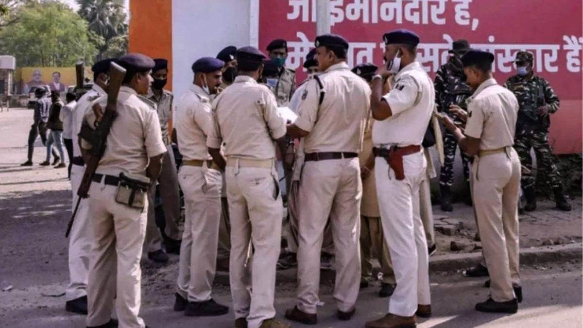 muzaffarpur news muzaffarpur ssp fierce form 9 policemen suspended including the inspector who absconded without informing