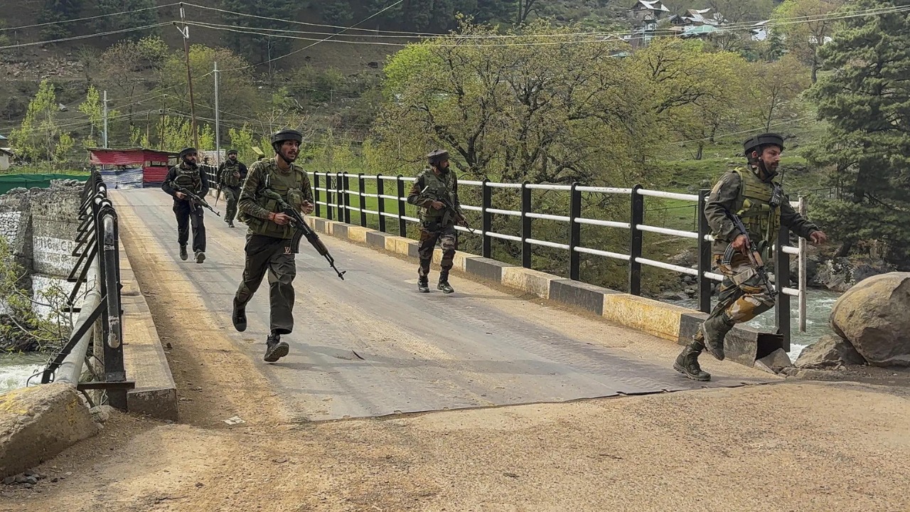 pahalgam baisaran valley terror attack gujarat youth killed 2 injured jammu kashmir morari bapu katha1