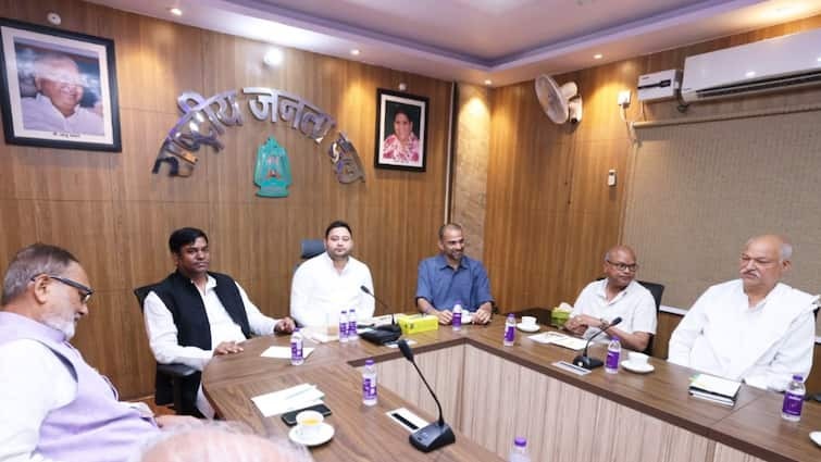rjd ranvijay sahu big disclosure after mahagathbandhan meeting congress cm face tejashwi yadav1
