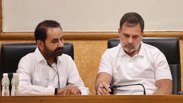 shakti singh gohil says congress to go solo in gujarat bypolls no alliance with aap2