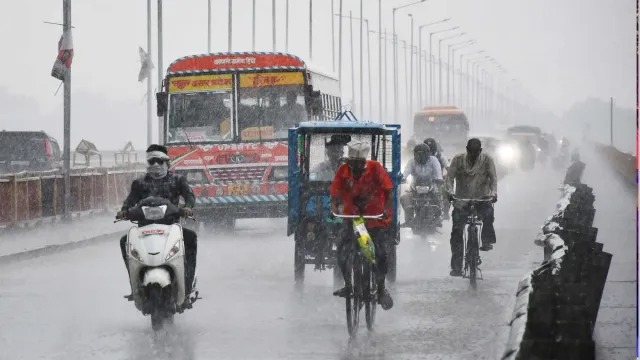 uttar prdesh latetst weather heavy rain in lucknow imd rain alert for two days