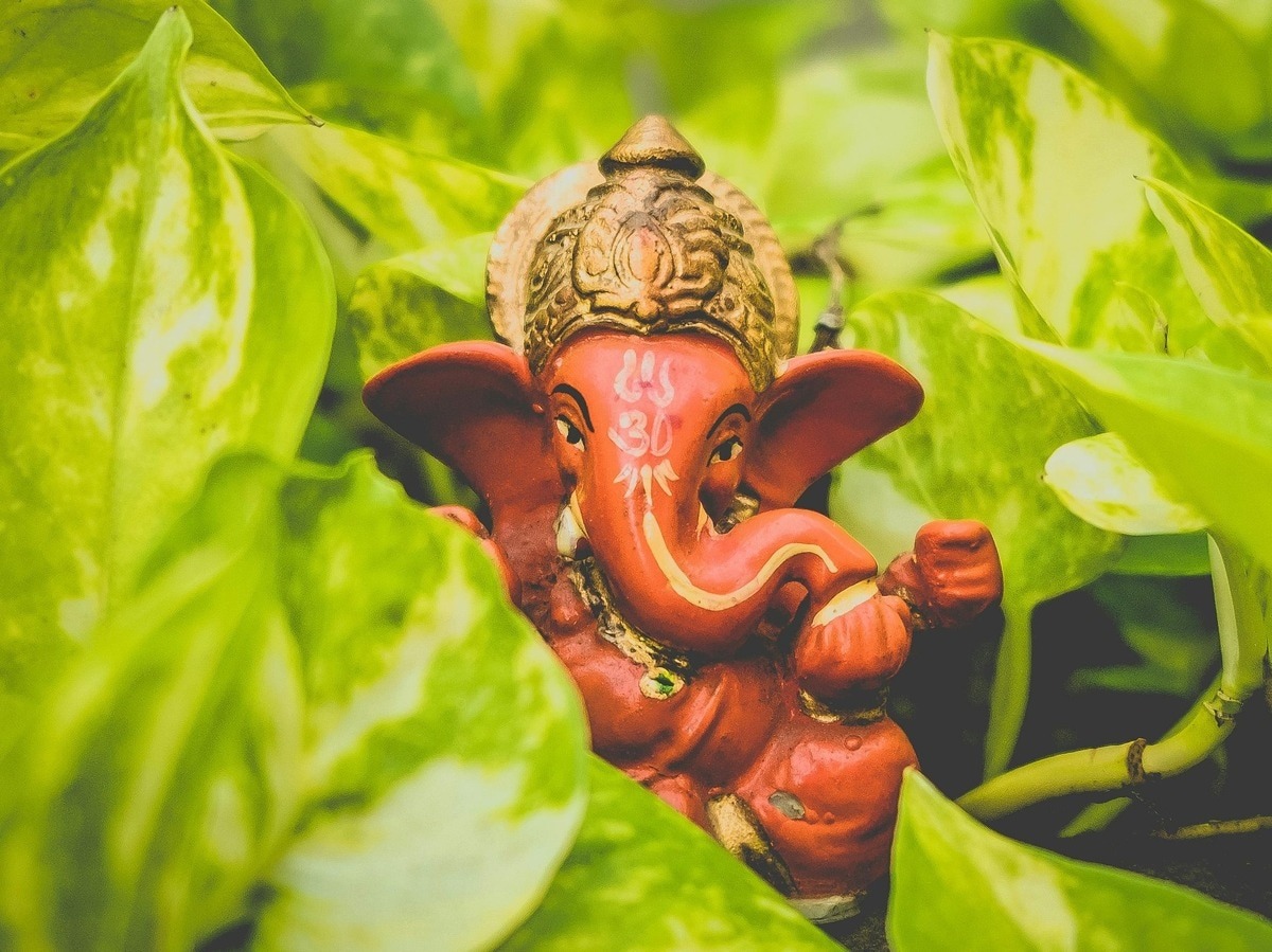 vikat sankashti chaturthi 2025 kab hai know date and time shubh muhurat and more in details1