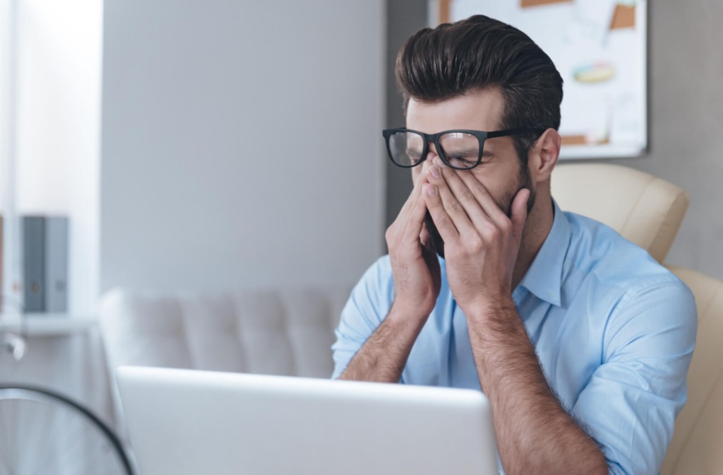why do you get headaches when you wear new or first time glasses know the reason from a doctor