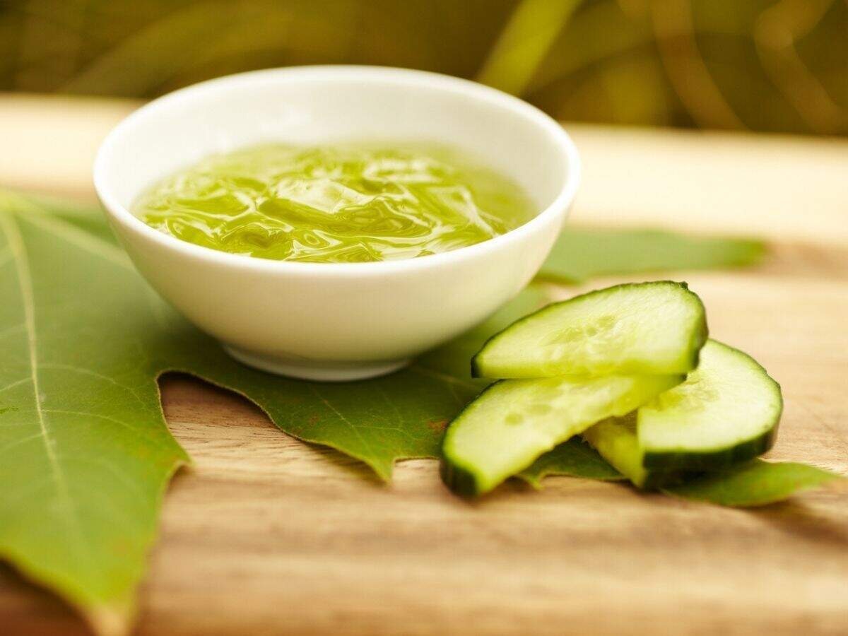 why to apply cucumber face pack in summer1
