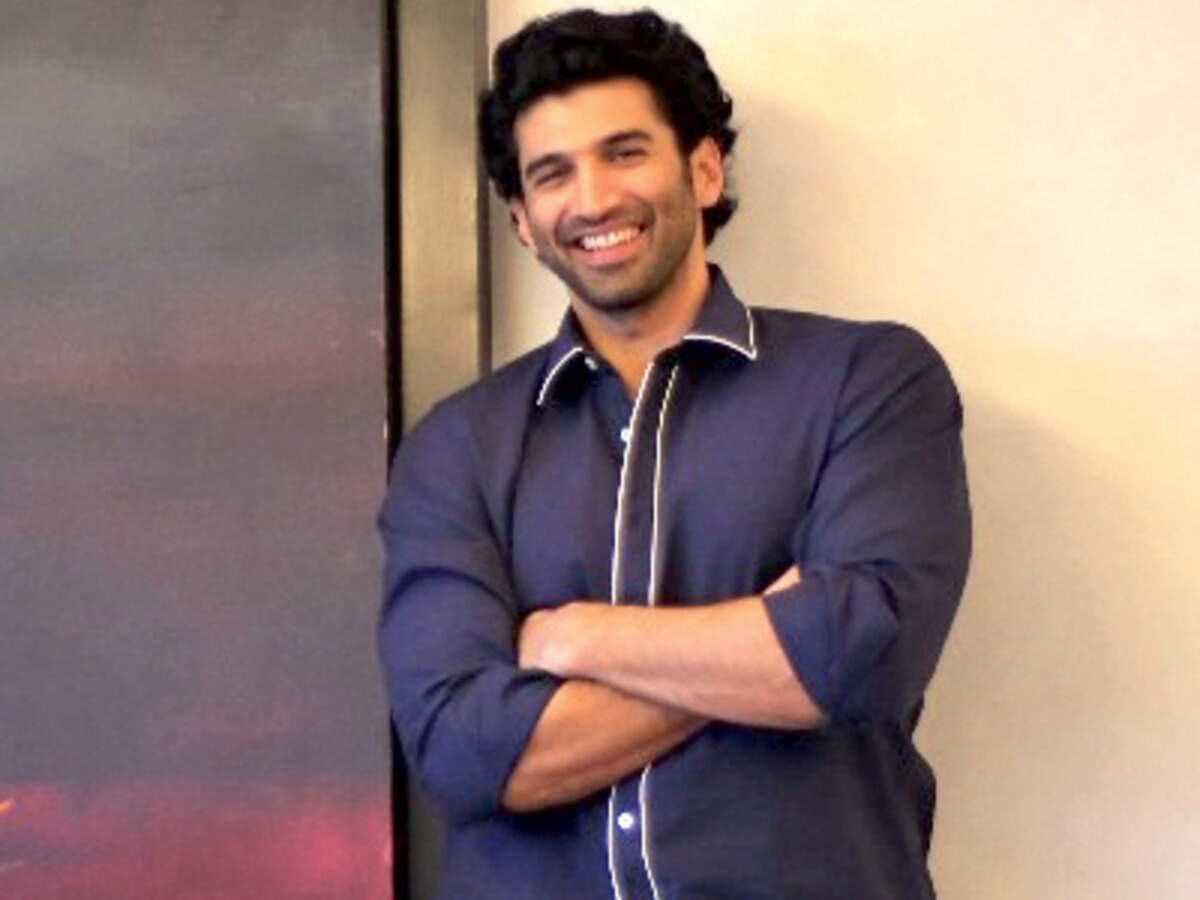 47 years old unknown lady enter aditya roy kapur mumbai house fir registered1