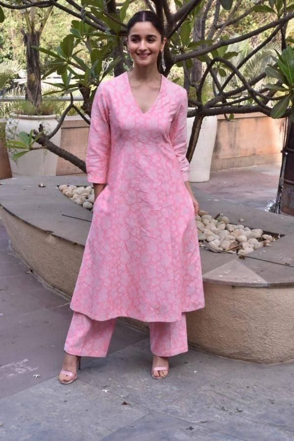 7 kurti designs to look smart and beautiful for all body types3