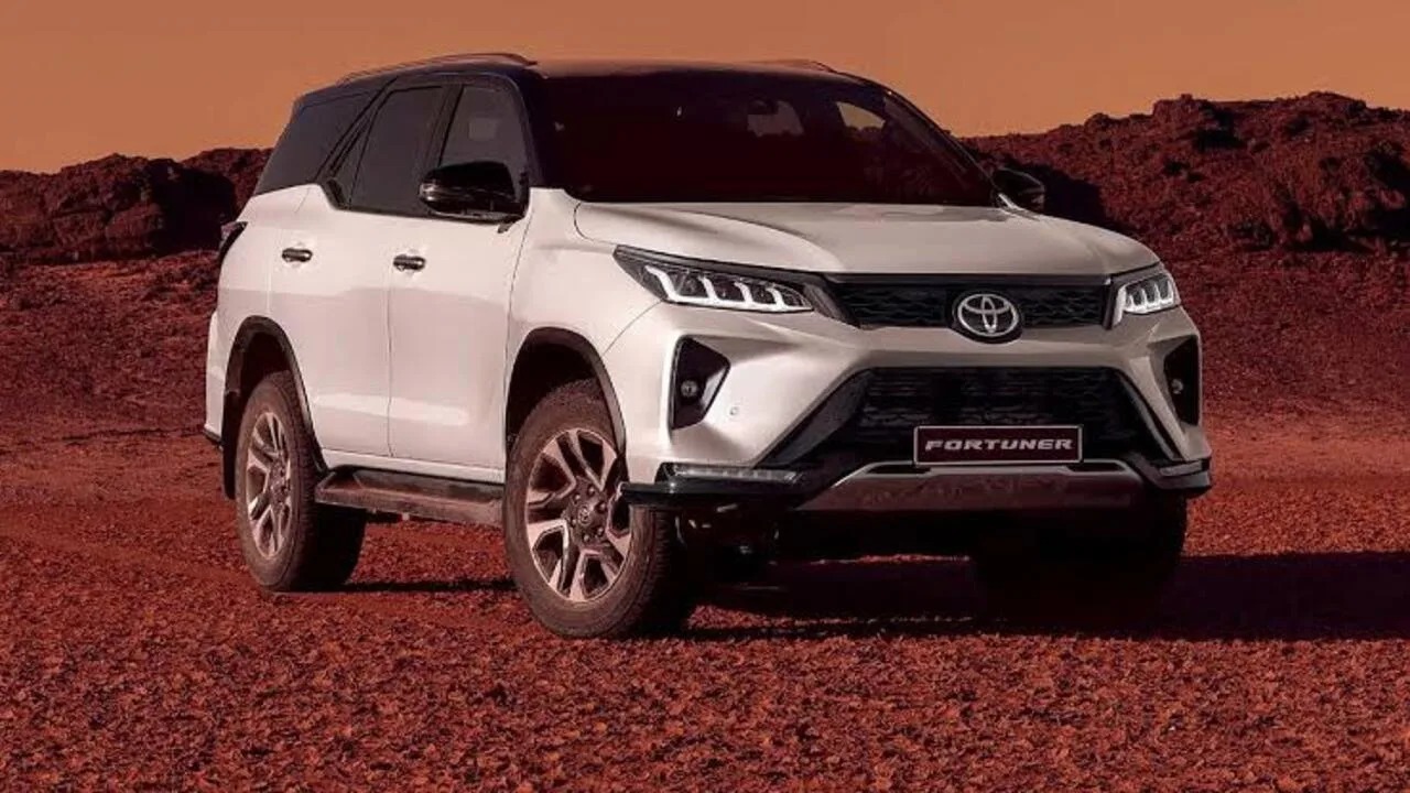 How different is the Toyota Fortuner Hybrid from the regular Fortunerlkjhgfds