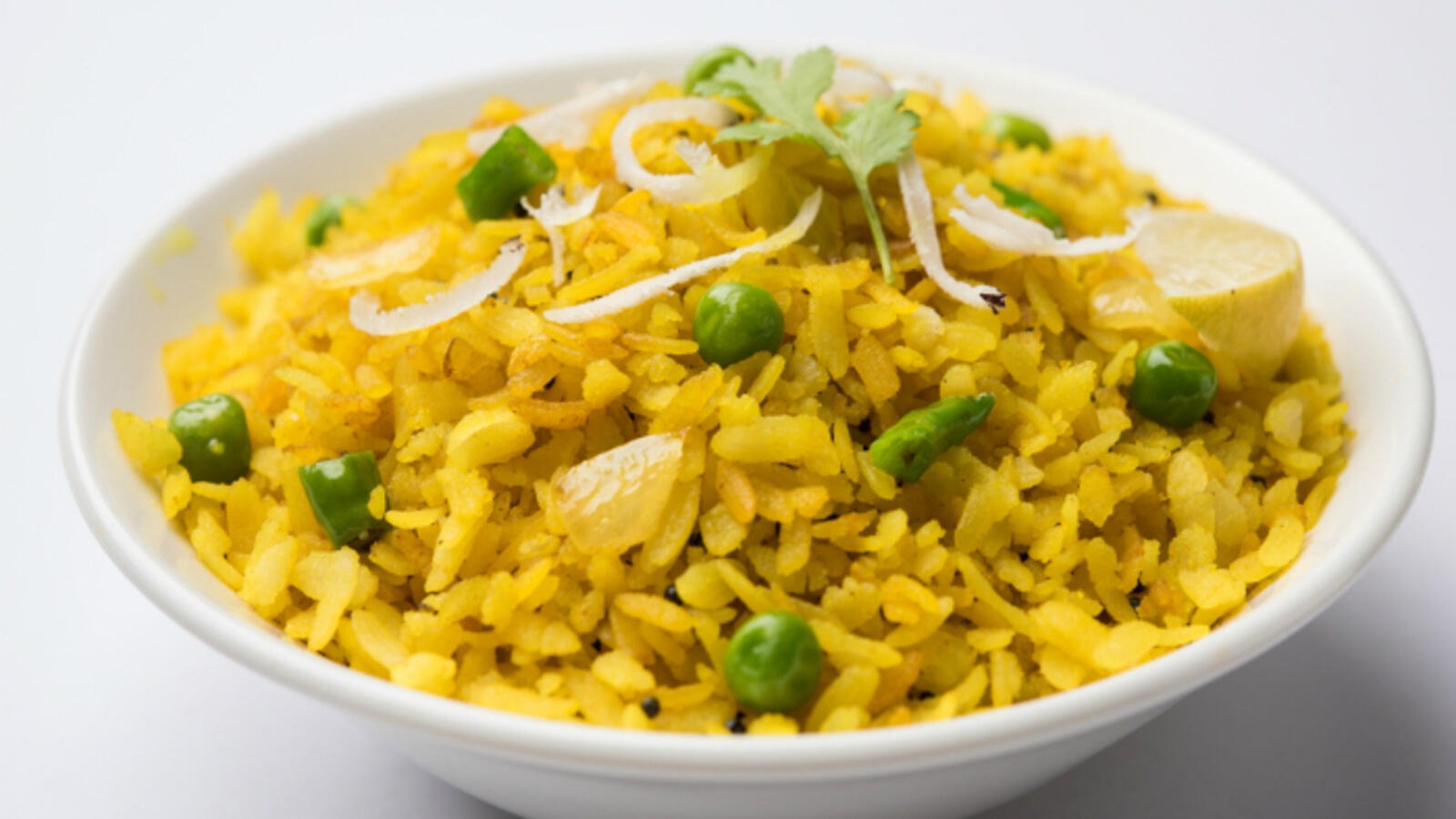 Make a delicious breakfast in 10 minutes here is the recipe for onion pohapoihgfd