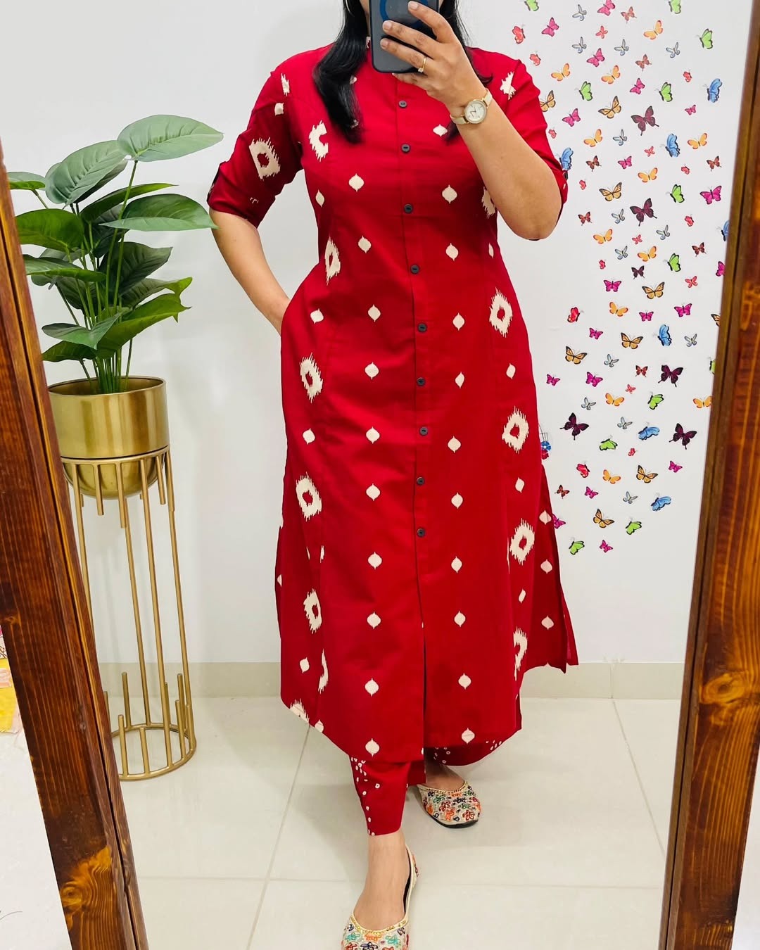 The design of palazzo and kurti is the best along with comfort the style will also be permanent