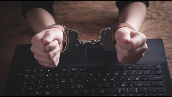 bhiwadi police arrested cyber fraud 26 crore fake trading app mastermind imran khan in rajasthan