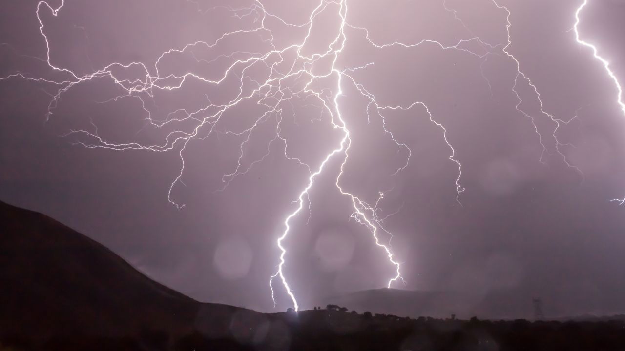 bihar weather imd red alert mausam heavy rain thunderstroke lightning patna siwan saran samastipur