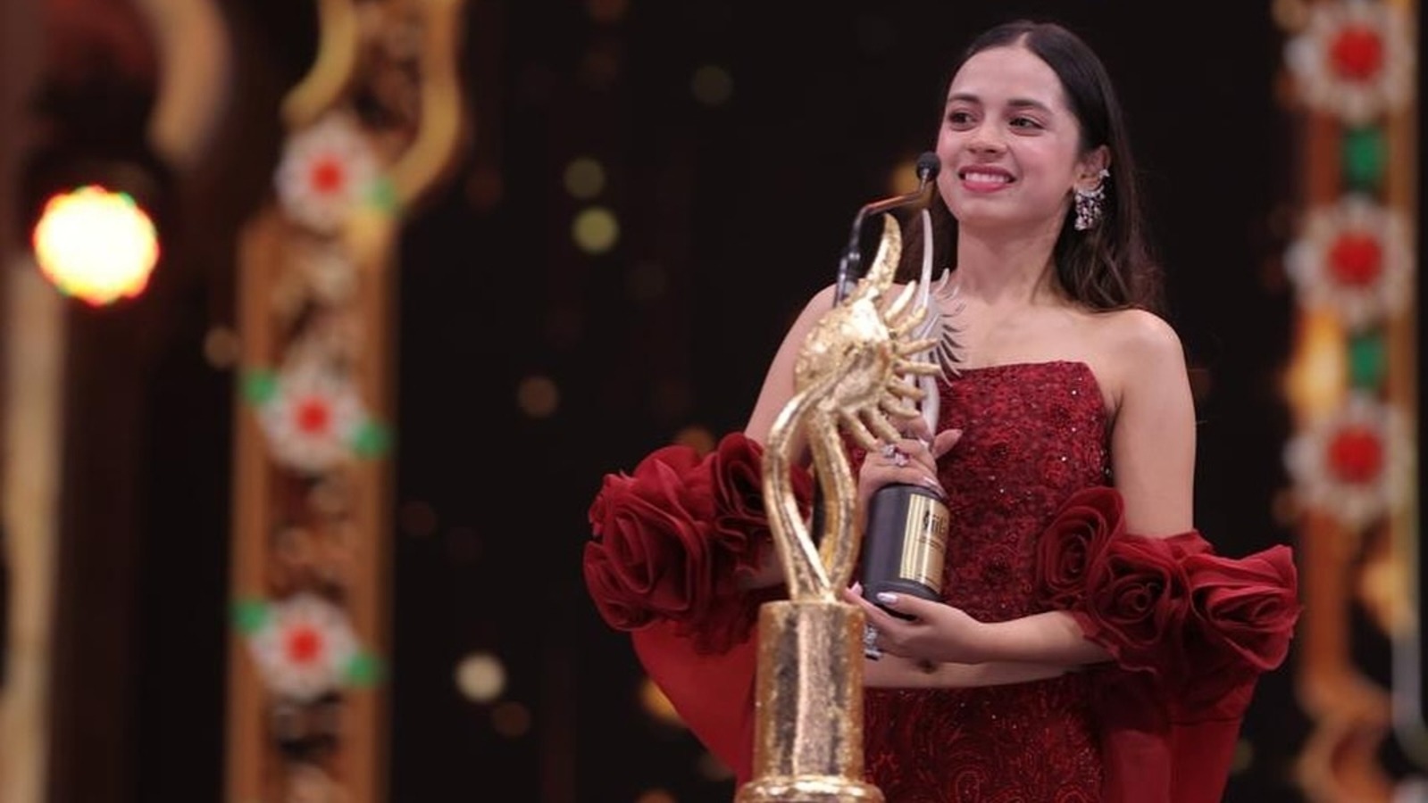 cannes 2025 laapataa ladies fame nitanshi goel to debut at cannes with alia bhatt other bollywood celebs to walk red carpet1