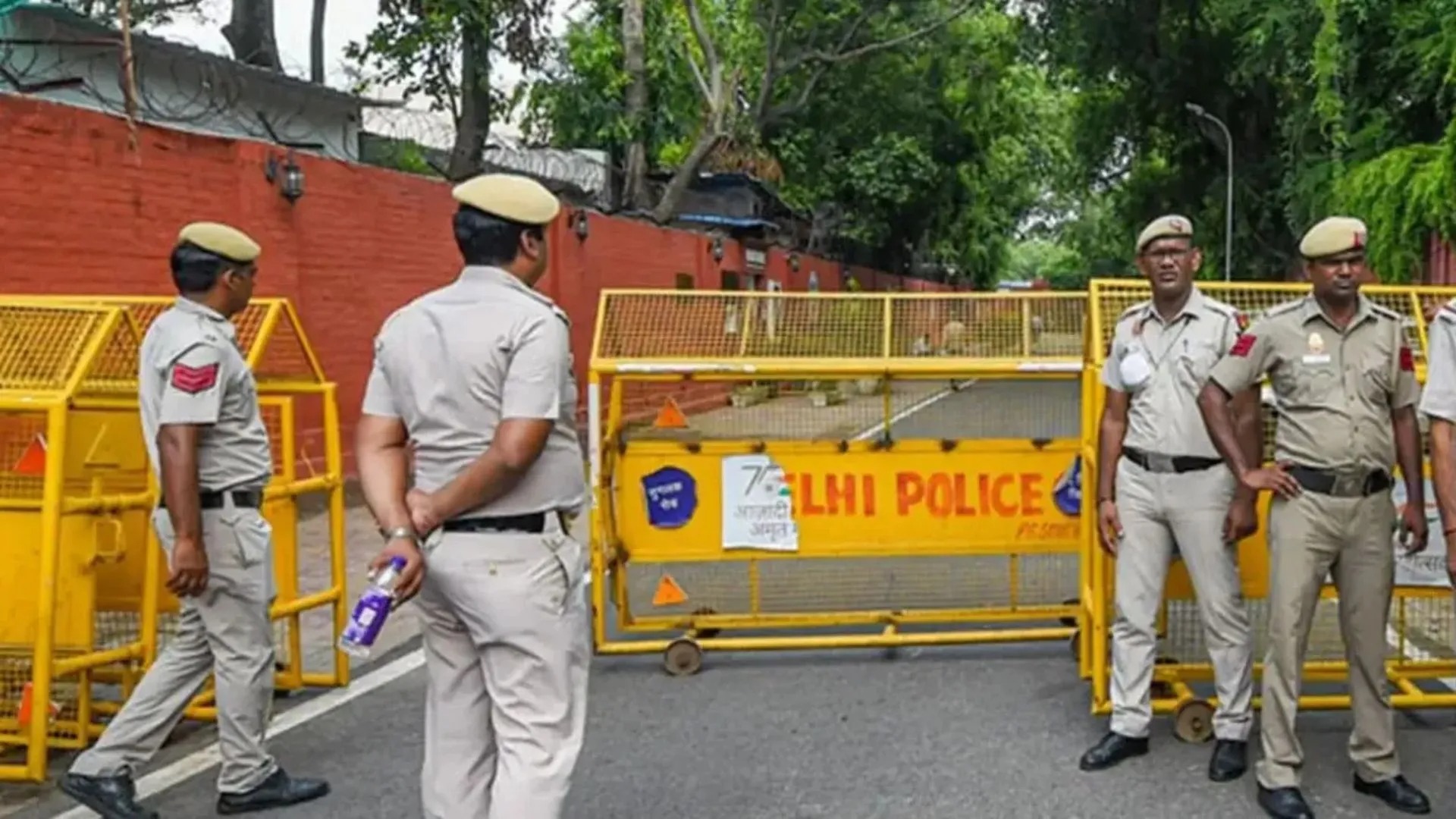 delhi police detained six bangladeshi women2