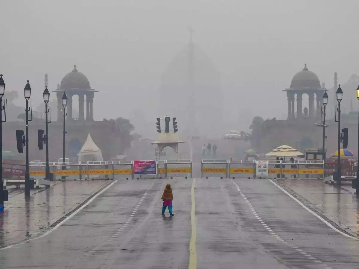 delhi weather strong winds along with rain on friday imd yellow and orange alerts1