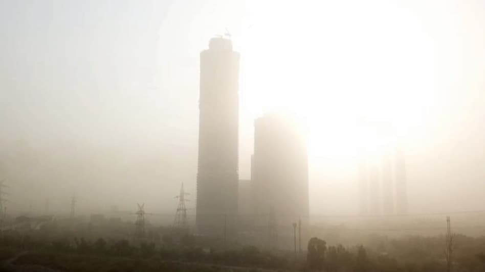 dust clouds cover the sky in delhi ncr