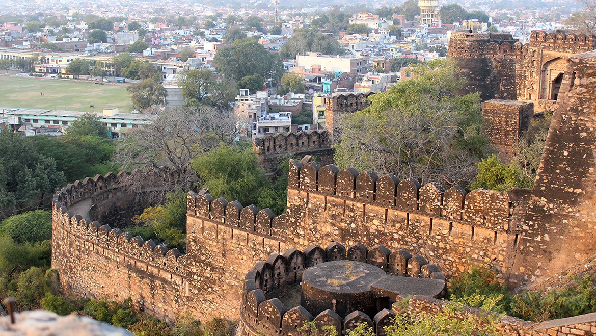 jhansi foundation day jhansi fort established on 31 january 1613 know history