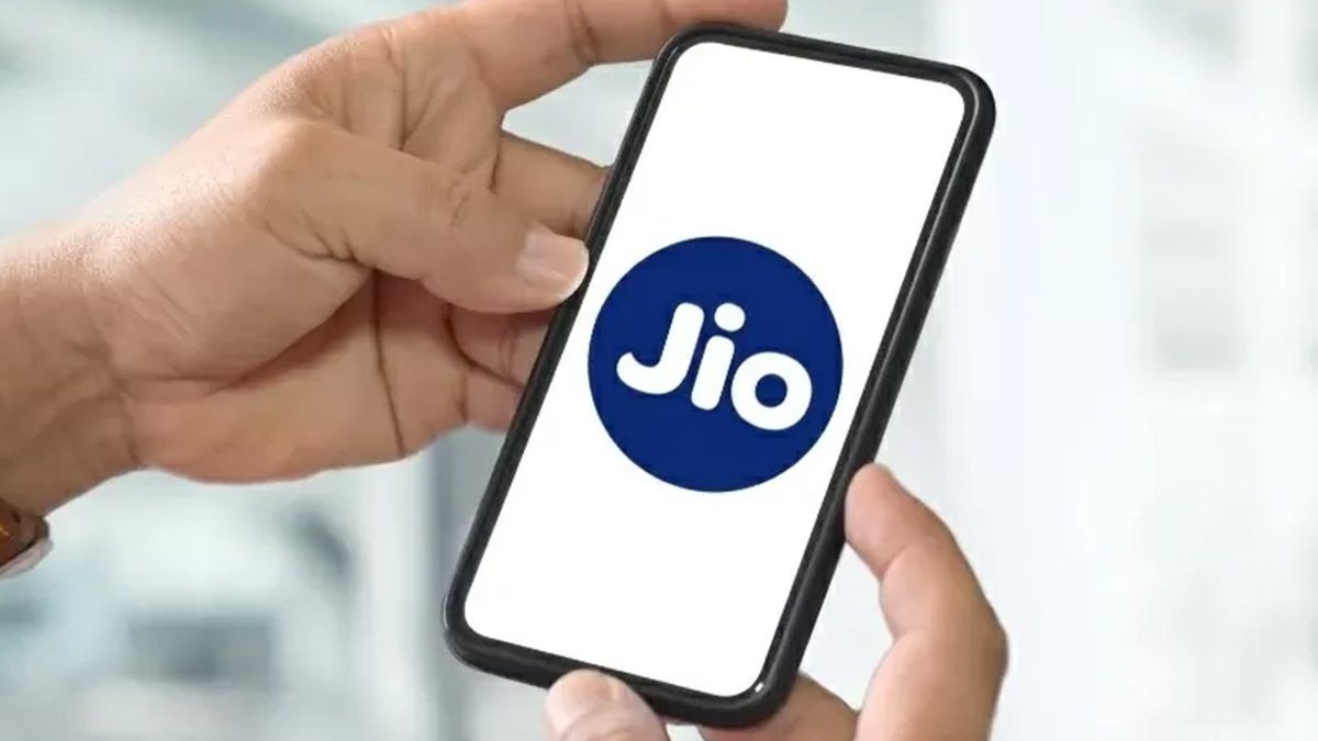 jio users are happy 11 months validity calling and data for just rs 895 know everything about the plan1