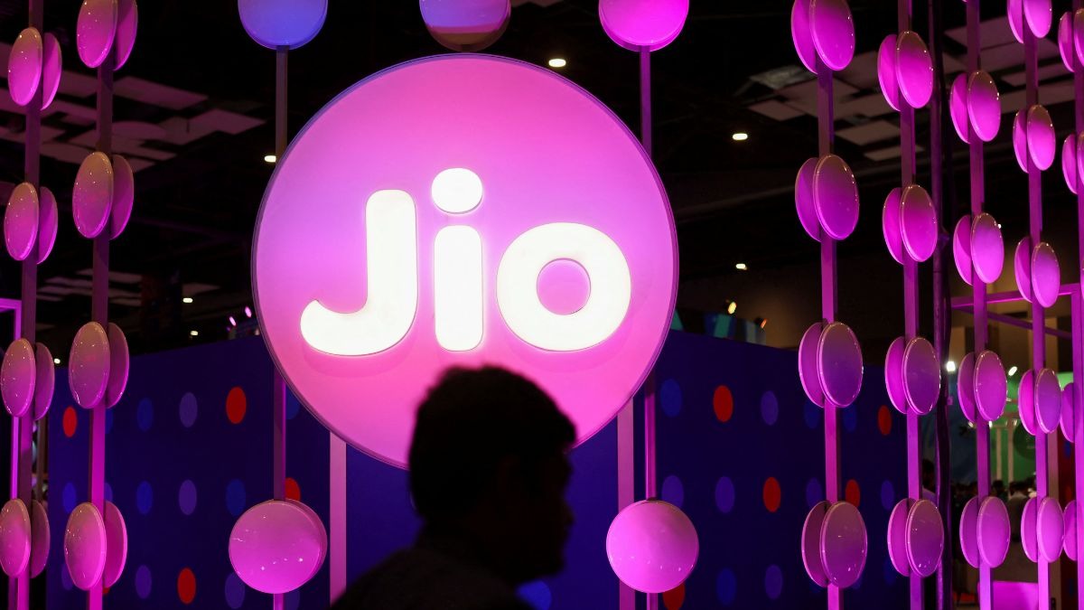 jio users are happy 11 months validity calling and data for just rs 895 know everything about the plan2
