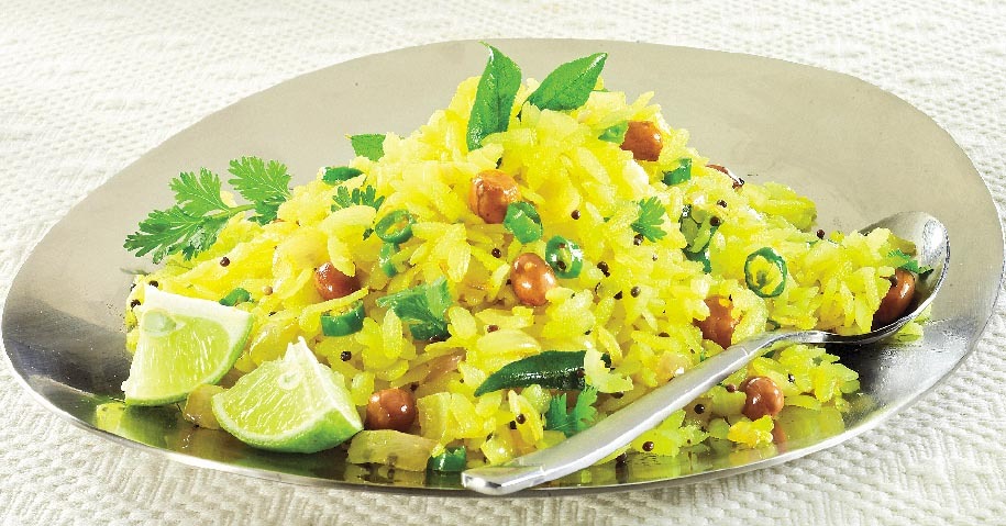 maharashtrian style kanda poha for breakfast the taste is so amazing that everyone will become a fansdfghjk
