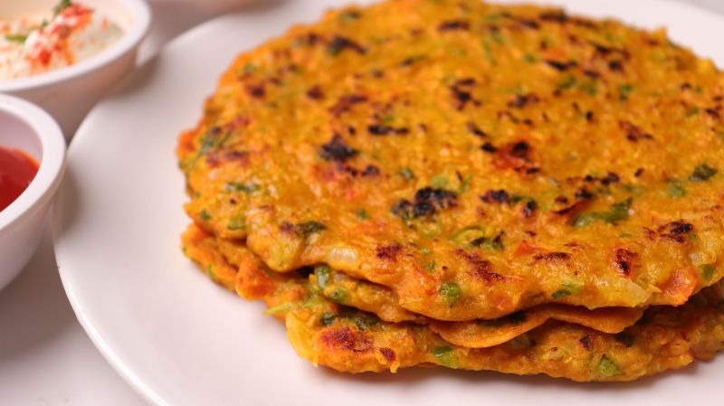 make healthy oats cheela for breakfast it will be beneficial for health along with taste