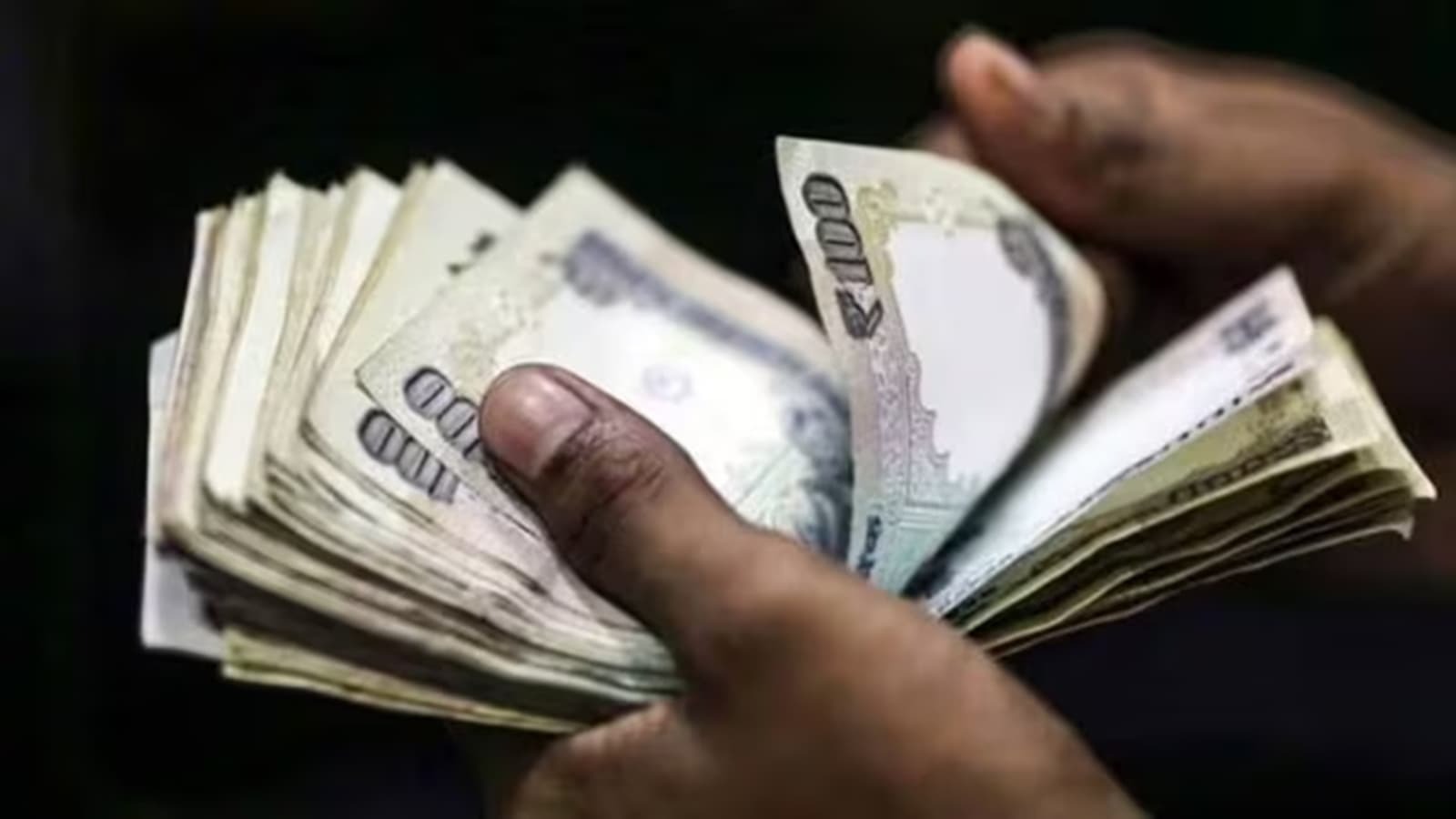 noida gst officer caught taking bribe of 45000