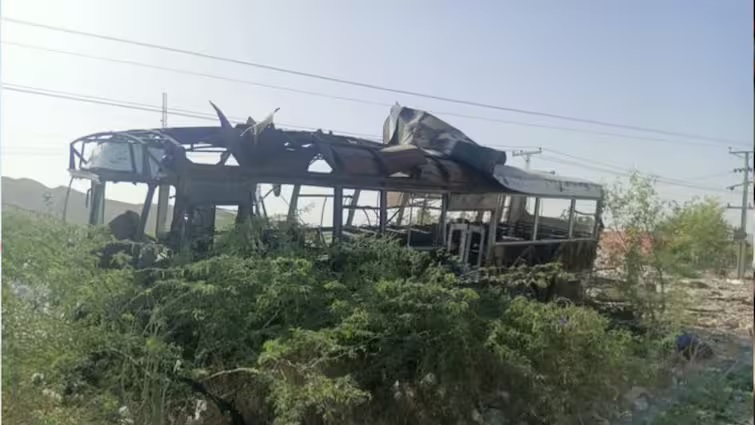pakistan school bus terror attack many children killed suicide car bomber2