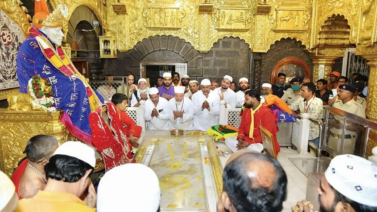 shirdi sai baba temple bomb threat to police launch investigation and tighten security