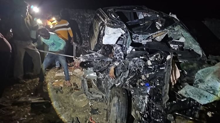 six people died in horrific road accident in shahjahanpur1