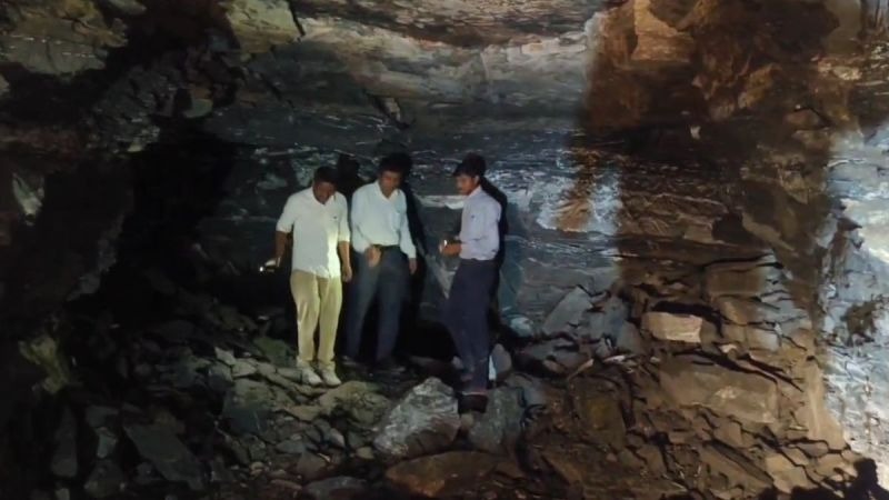 surendranagar illegal carbocel tunnel exposed 11 workers rescued safely