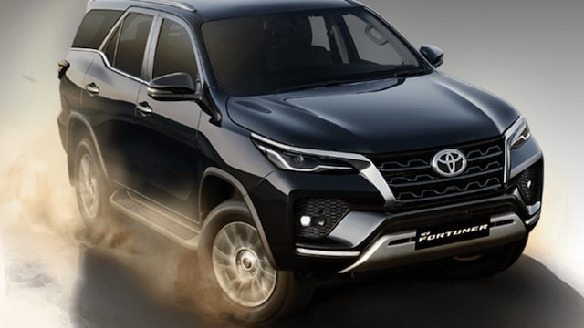 toyota fortuner base model on road price finance plan detailssdfgfjh