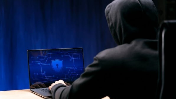 97 lakh cyber cheated woman in noida lime by pretending to invest from cfo11