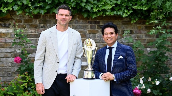 anderson tendulkar trophy unveiled james anderson sachin tendulkar pataudi trophy ind vs eng test series11