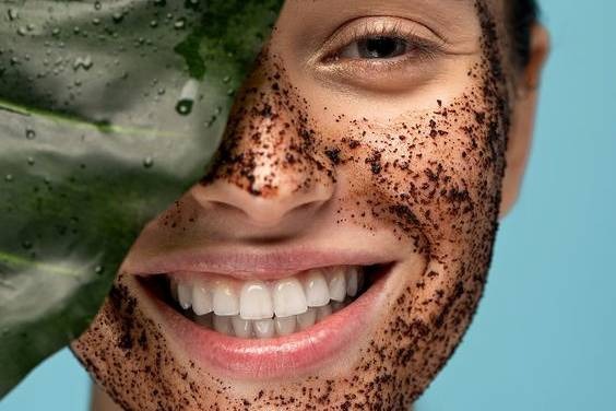 apply coffee and honey on your face for instant glow11