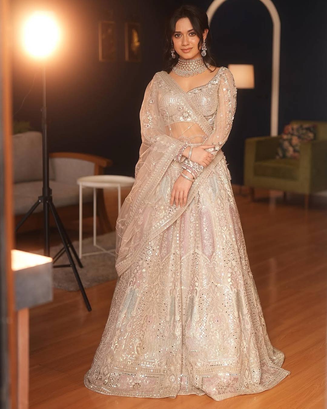 best light colour lehenga designs for best friend wedding33