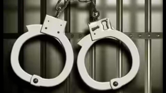 delhi major action against illegal bangladeshi immigrants 242 arrested11