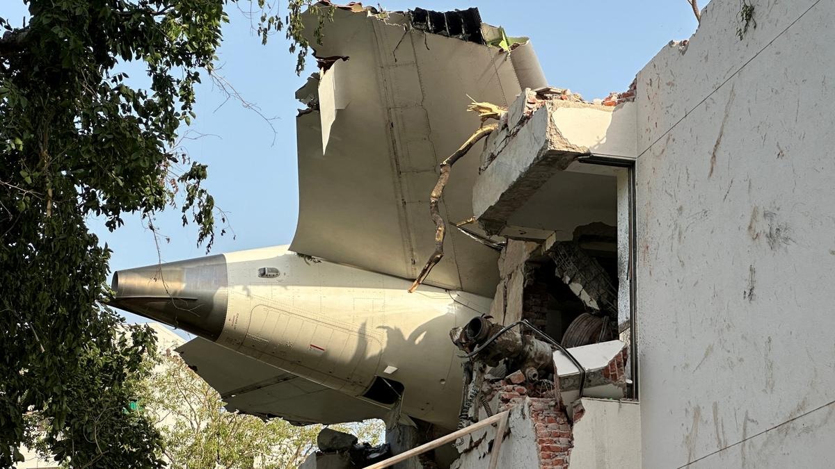 did air india plane crash in ahmedabad after a cyber attack sanjay raut expressed apprehension11