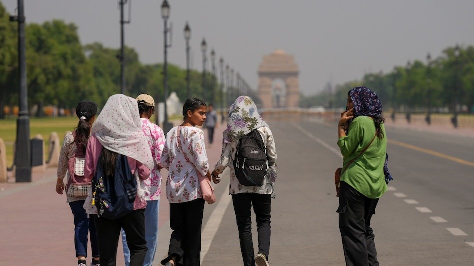 heat wave in delhi delhi weather red alert in delhi imd11