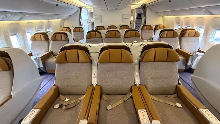 how much fuel does a boeing 777 use per hour of flight know truth here11