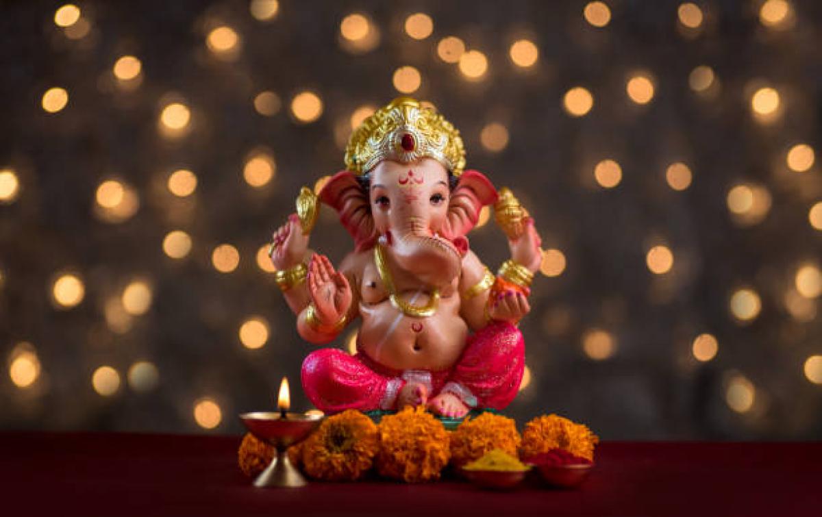 સંકષ્ટી ચતુર્થી પર કરો બાપ્પાની આરતી, કામમાં આવતી અડચણો દૂર થશે 2 krishna pingala sankashti chaturthi 2025 date significance and ganesh aarti11