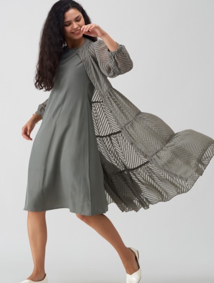 midi dress with shrug for attractive look3