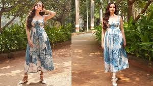 monsoon fashion trends trendy outfit for monsoon season for woman11