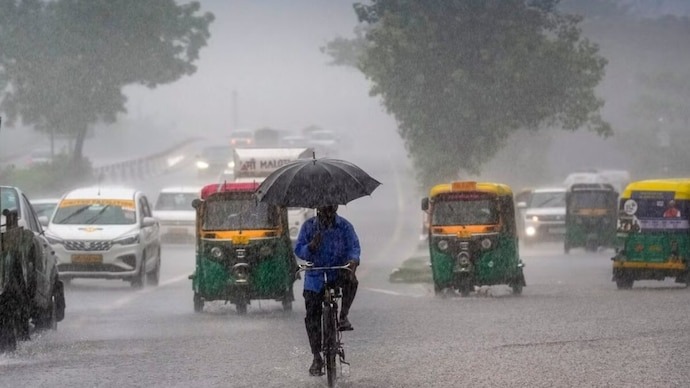 national weather news updates monsoon will reach delhi in two days heavy rain warning in up punjab today11