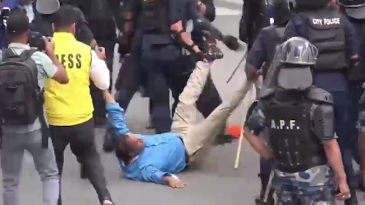 nepal pro monarchy protests foremer deputy pm kamal thapa dragged by police on road kathmandu restriction
